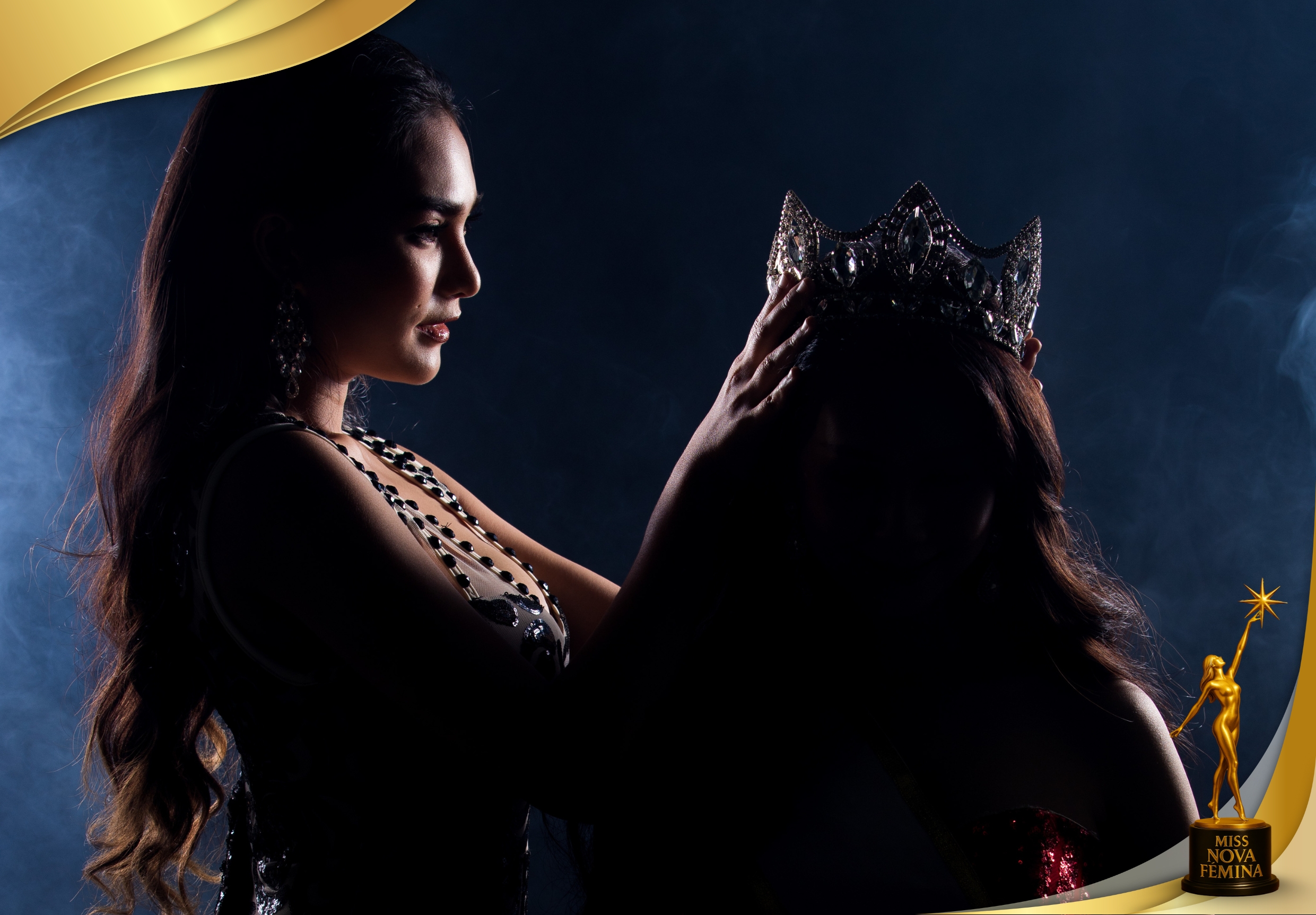 Candidata en el escenario de Miss Nova Fémina, redefiniendo los concursos de belleza en Miami