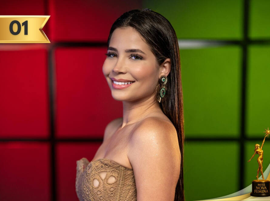 Adalis Bermúdez Miss Nova Fémina 2025 concursante 1 con blusa strapless marrón bordada y pantalón negro.