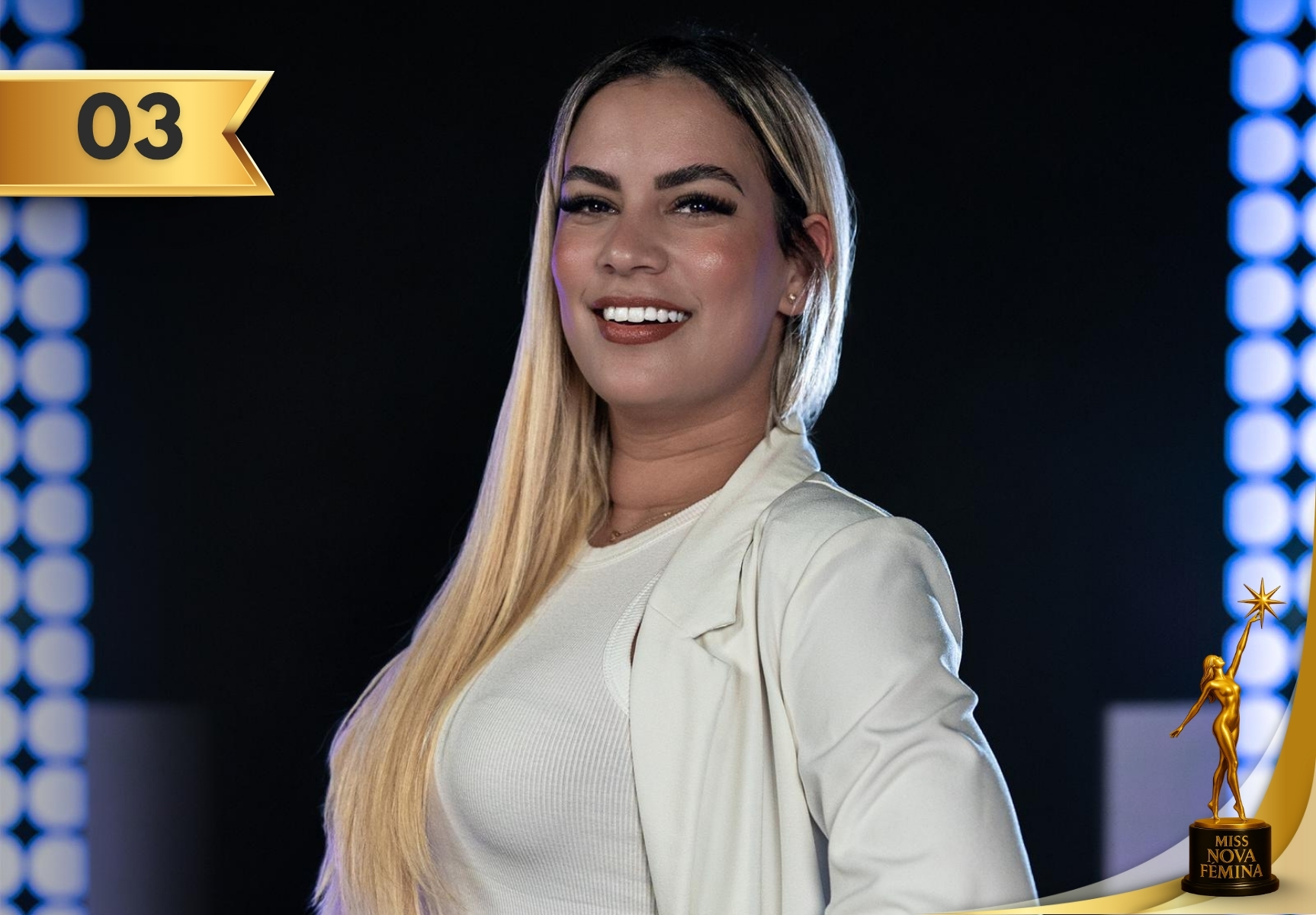 En Miss Nova Fémina Miami 2025, Claudia Hernández se presenta como la concursante Nº 3. Su estilo, con camisa blanca, shorts y una chaqueta sofisticada, refleja elegancia y seguridad en este certamen de belleza en Miami.