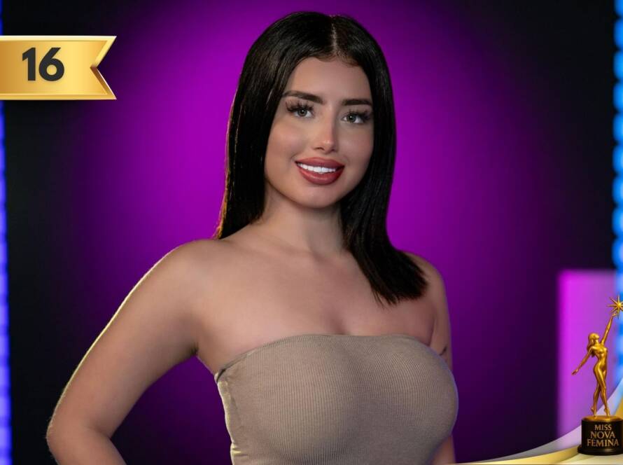 Luna Michel Verdesoto González, concursante 16 de Miss Nova Fémina Miami 2025, con vestido beige sin tirantes.