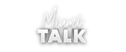 Logo de Miami Talk en fondo transparente, patrocinador de Miss Nova Fémina Miami 2025.