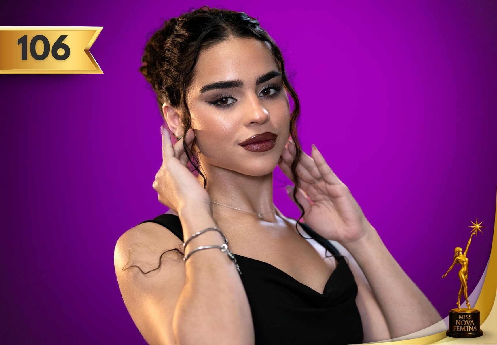 Keisy Molasco Hernández (#106) posando con un look sofisticado en Miss Nova Fémina 2025.