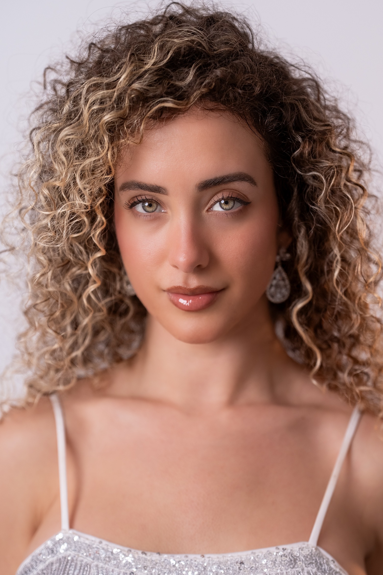 Digmary Font Alfonso Miss Nova Femina contestant number 45 official photo